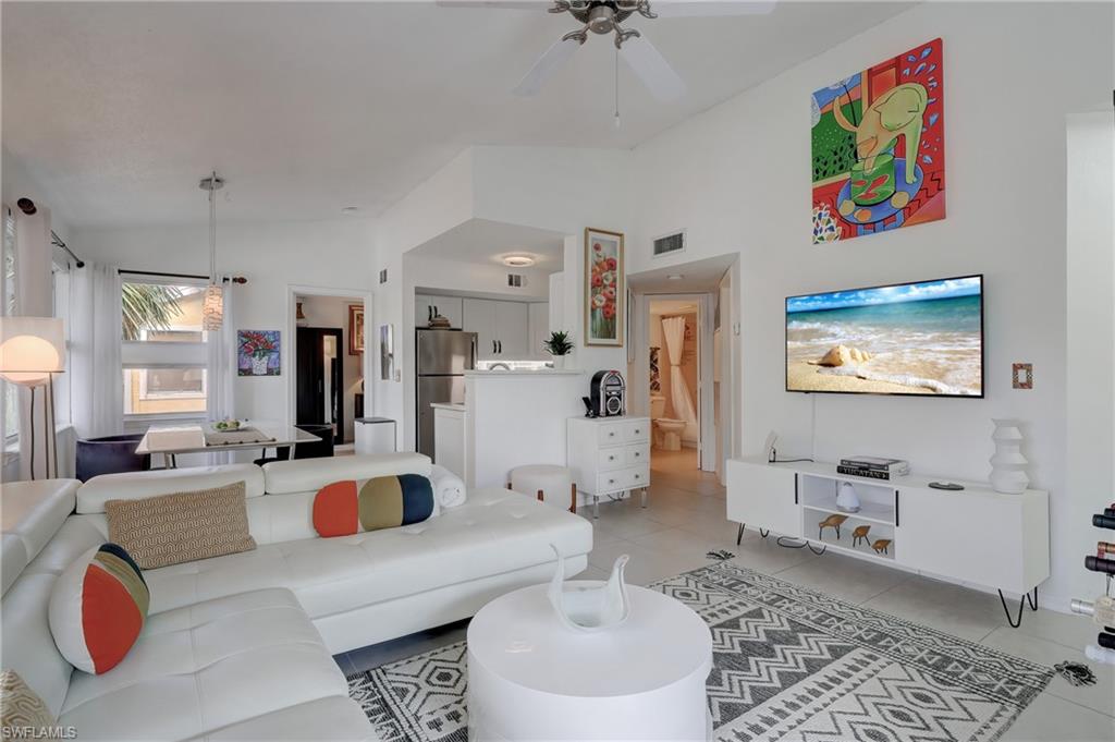 VENETIAN PALMS - Residential