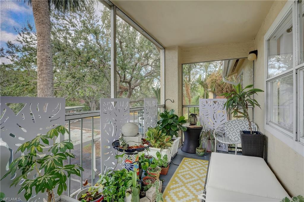 VENETIAN PALMS - Residential