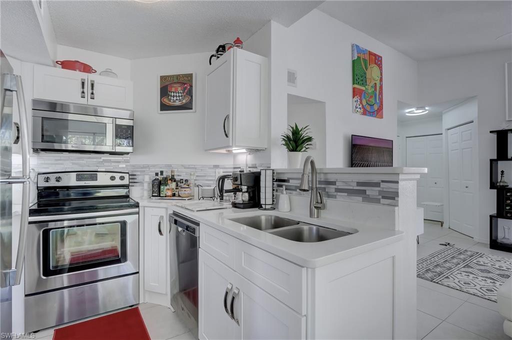 VENETIAN PALMS - Residential