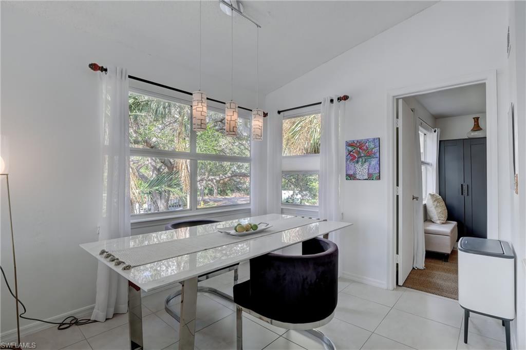 VENETIAN PALMS - Residential