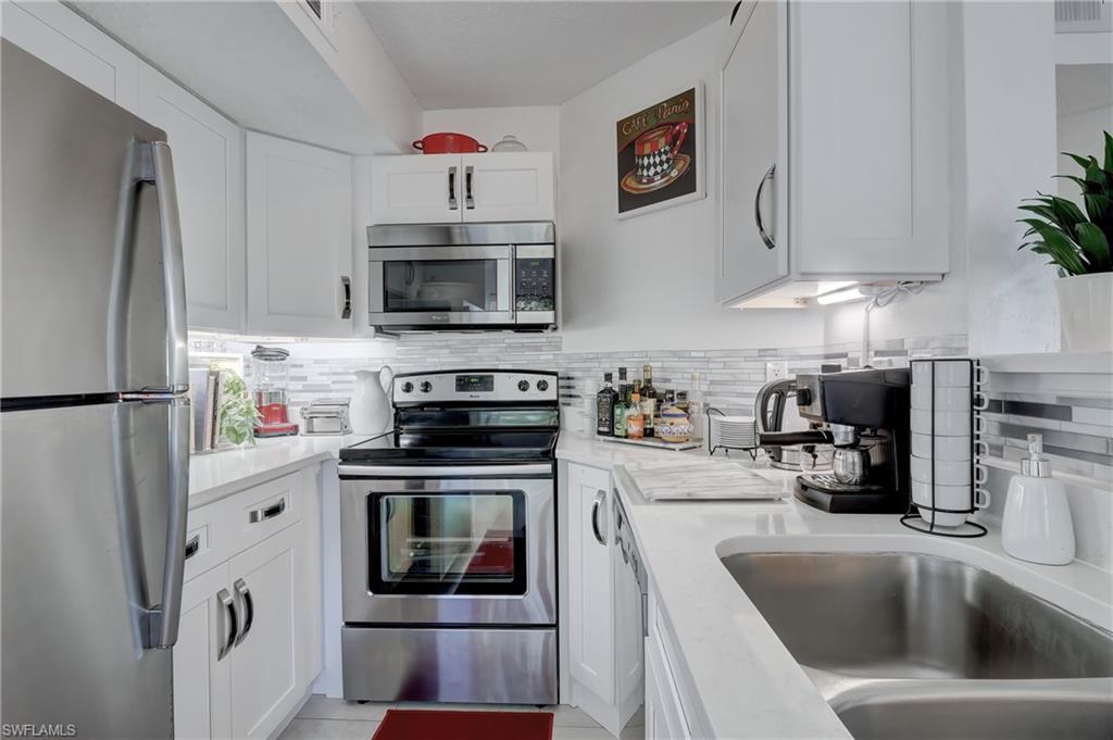 VENETIAN PALMS - Residential