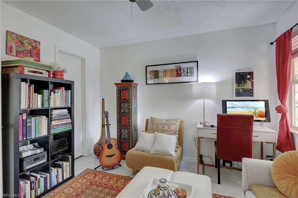 VENETIAN PALMS - Residential