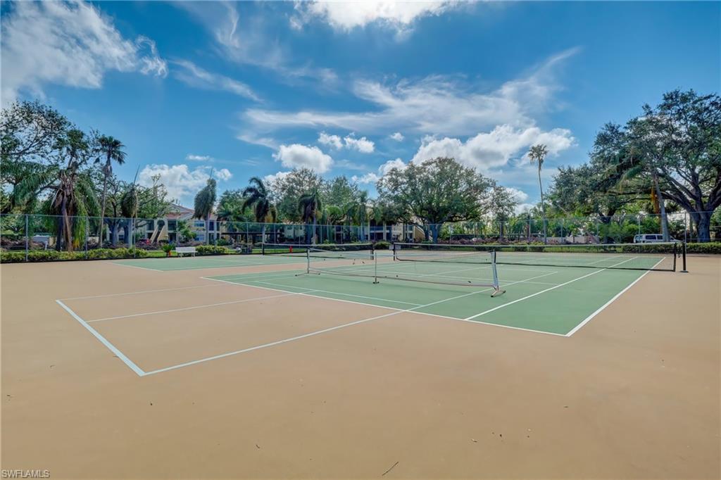 VENETIAN PALMS - Residential