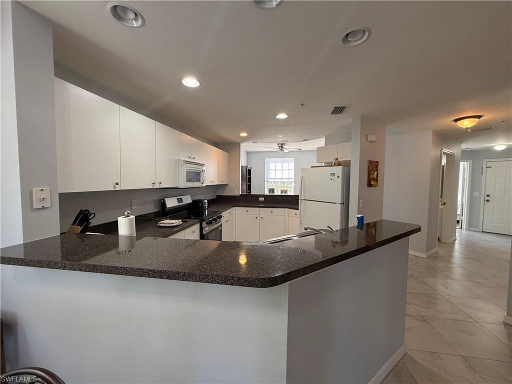 FAIRWAY VILLAS - Residential