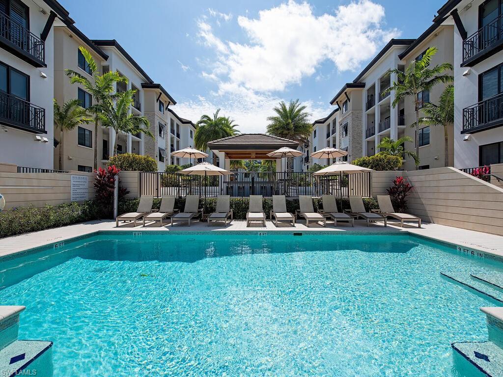 NAPLES SQUARE - Residential