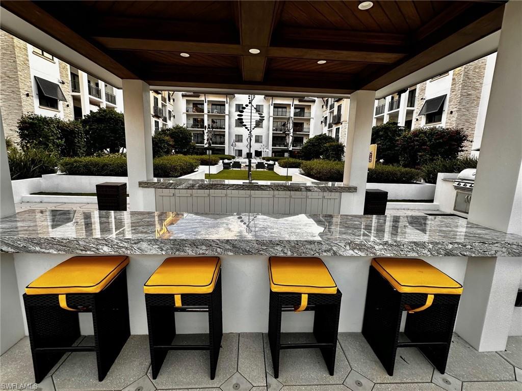 NAPLES SQUARE - Residential