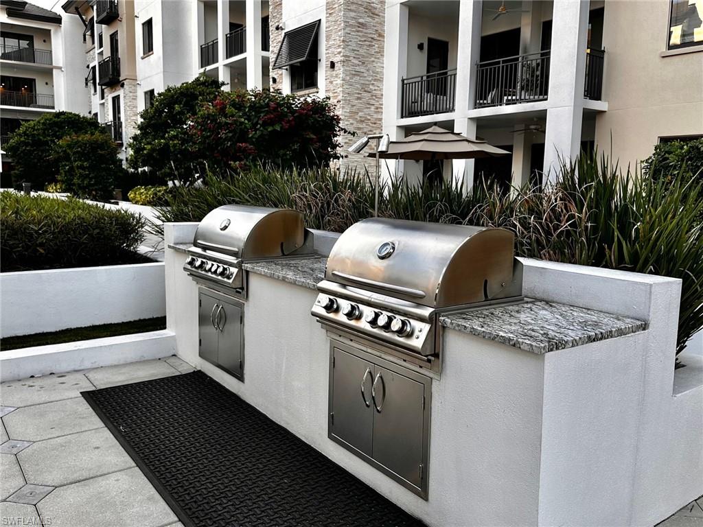 NAPLES SQUARE - Residential