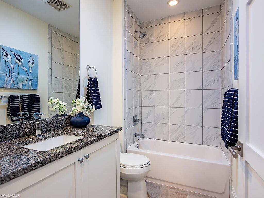 NAPLES SQUARE - Residential