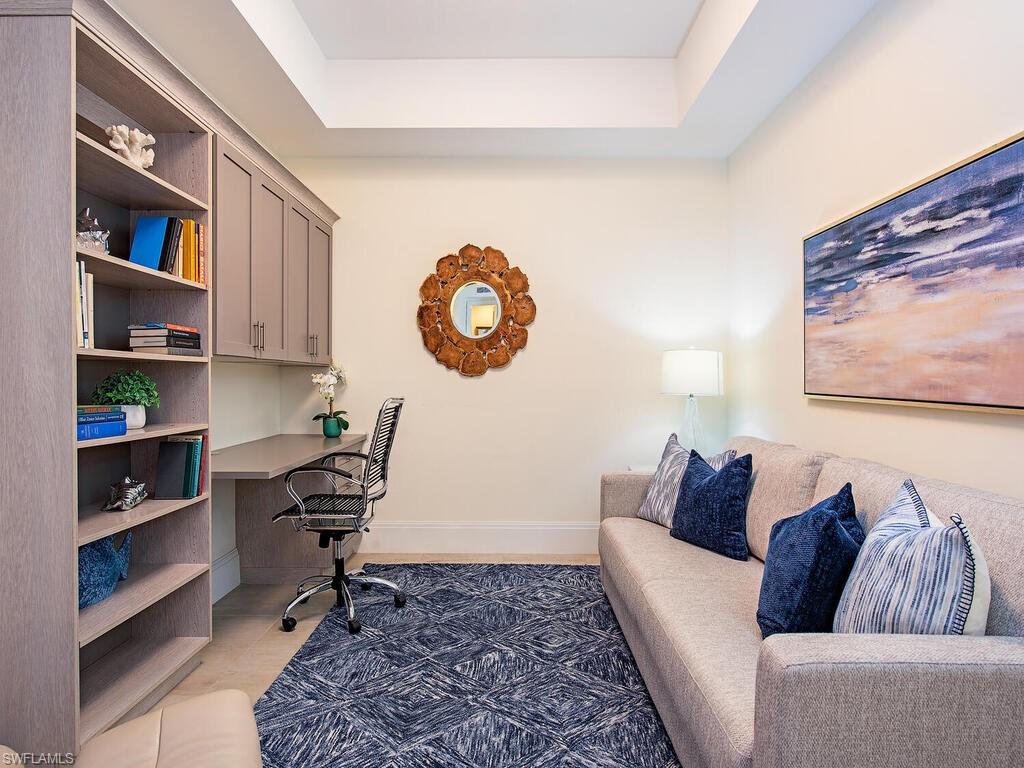 NAPLES SQUARE - Residential