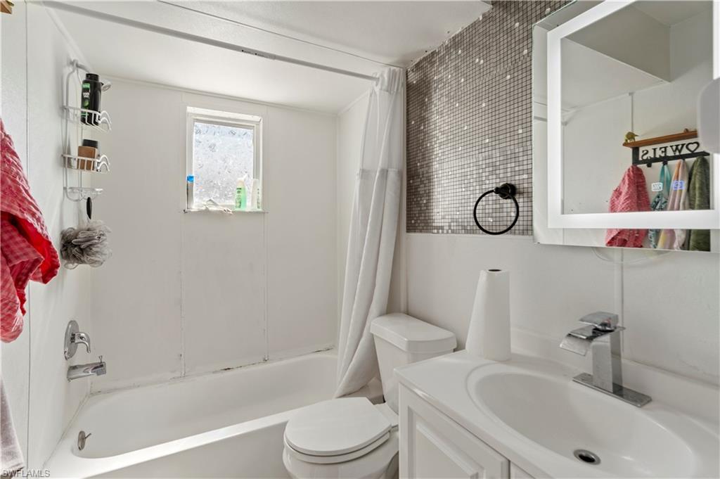 PINE MANOR - Residential