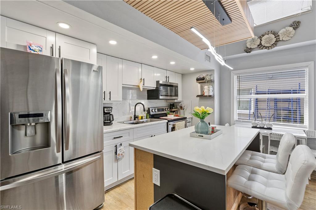 PINE MANOR - Residential