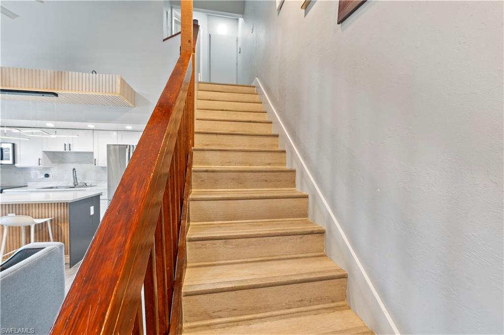 PINE MANOR - Residential