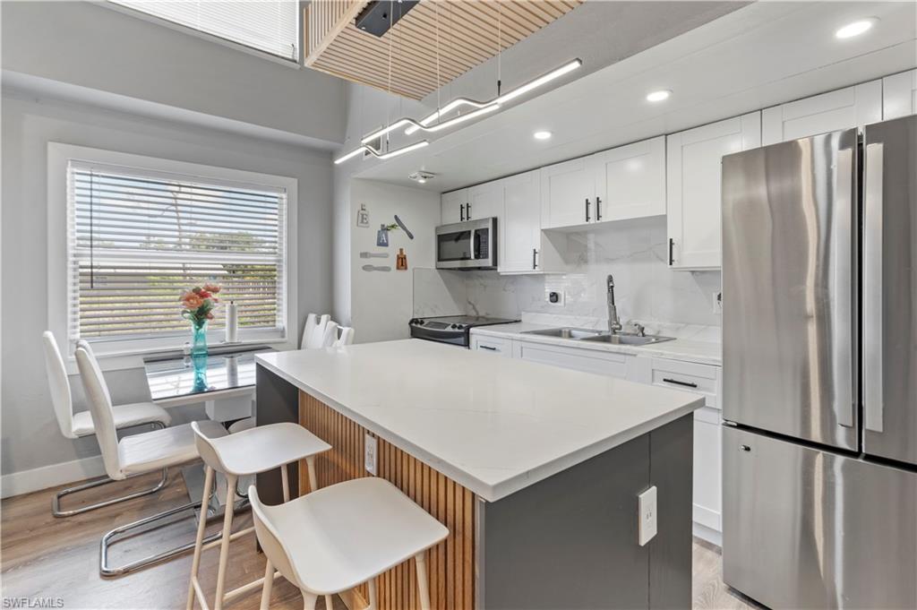 PINE MANOR - Residential