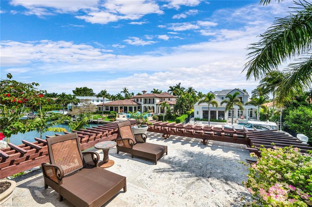 AQUALANE SHORES - Residential