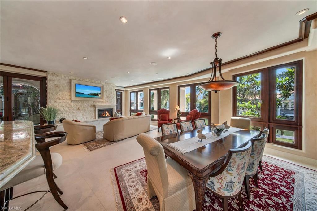 AQUALANE SHORES - Residential