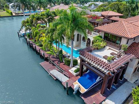 2233 Forrest LN NAPLES FL 34102