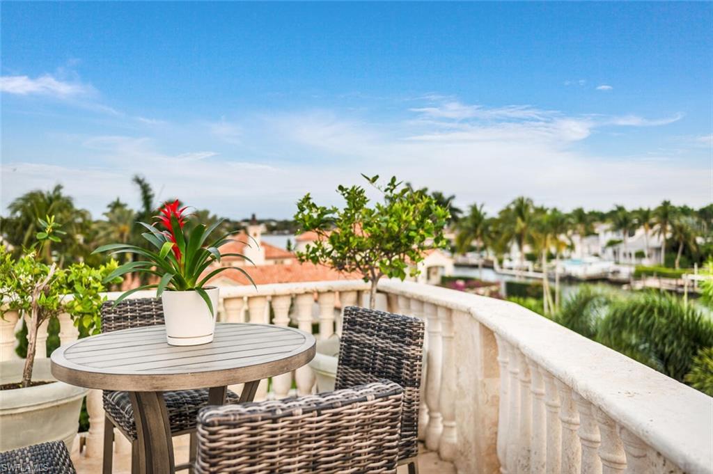 AQUALANE SHORES - Residential