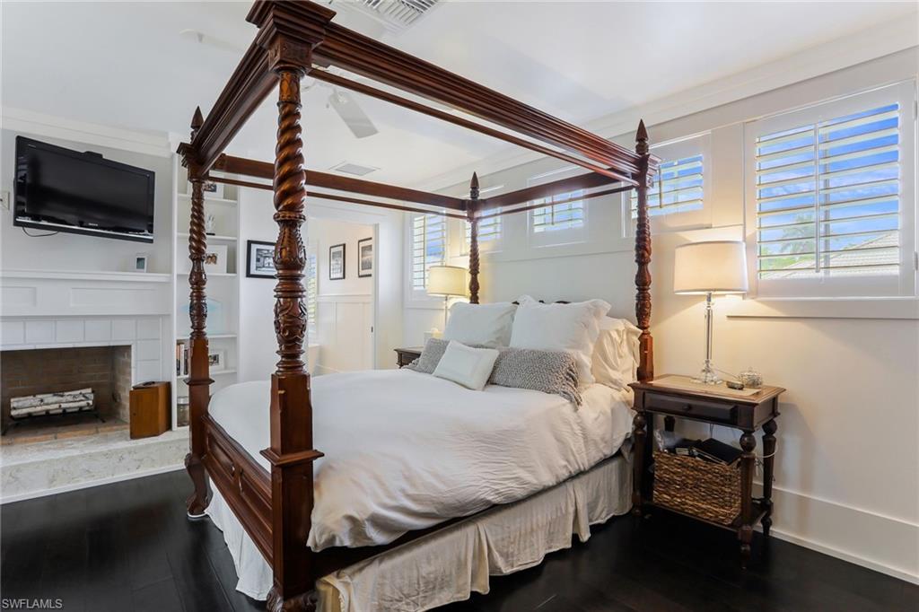 OLDE NAPLES - Residential