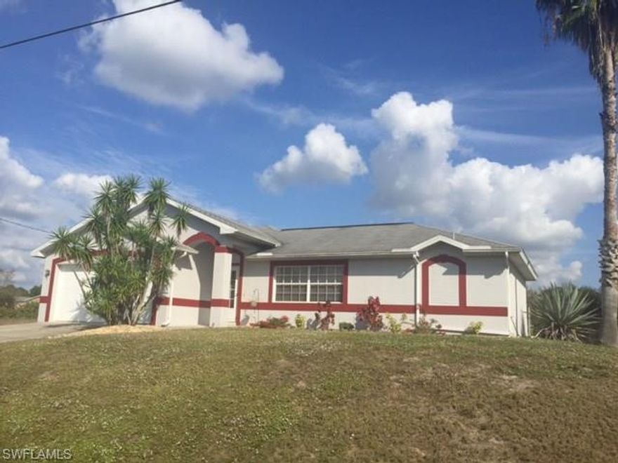 Darling 3/2 in Buckingham Park. This home has been remodeled with hardwood floors and new kitchen.  The A/C is less than 6 months old.  It includes a living room, family room and formal dining floor plan.  Take a look today, it will not last long.