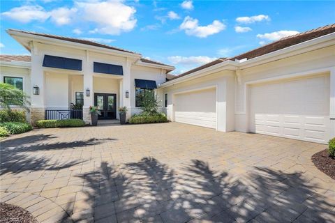 A home in NAPLES