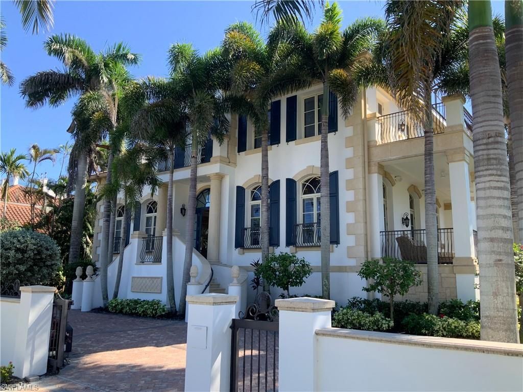 Photo of 40 5th AVE S, NAPLES, FL 34102 (MLS # 224022030)