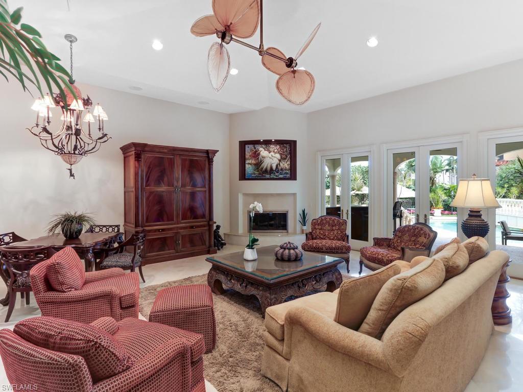 BAY COLONY SHORES - Residential