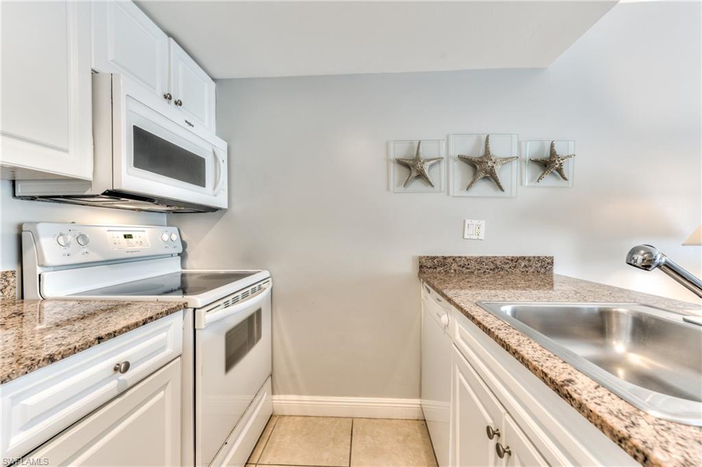 TENNIS VILLAS - Residential