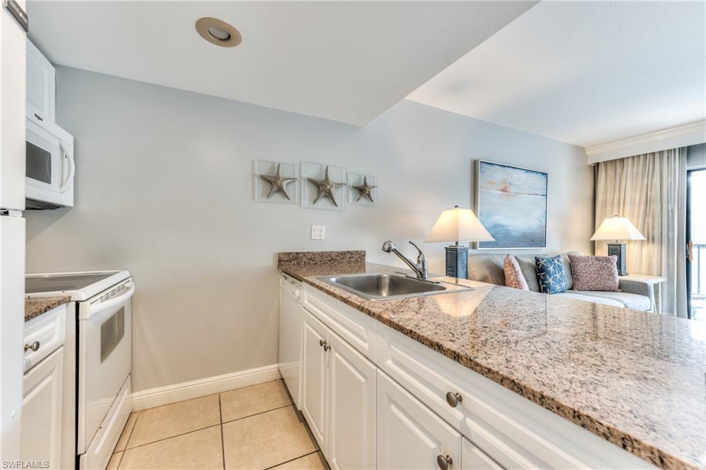 TENNIS VILLAS - Residential