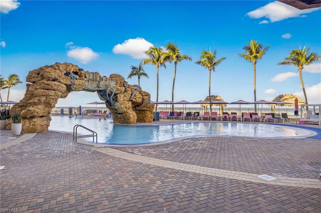 SANIBEL VIEW VILLAS - Residential