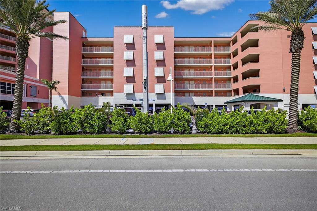 SANIBEL VIEW VILLAS - Residential