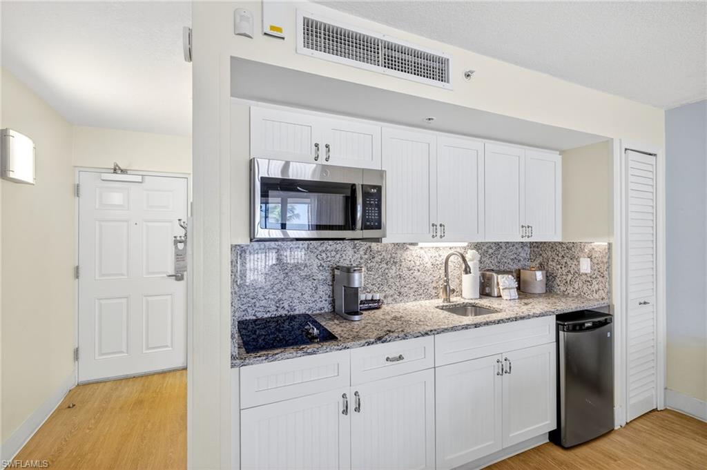 SANIBEL VIEW VILLAS - Residential