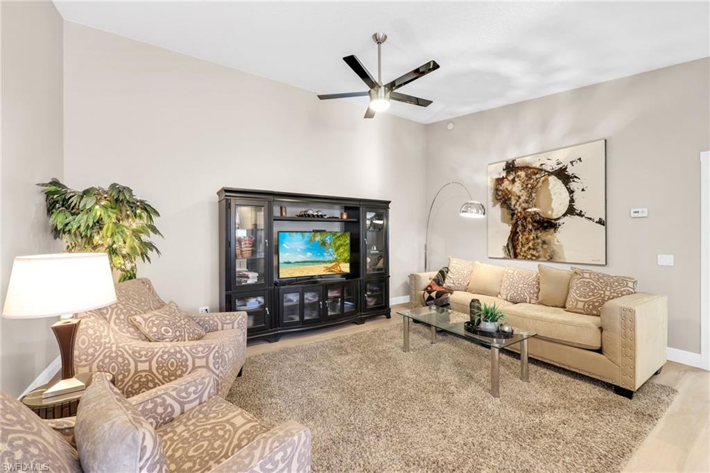 ISLAND WALK - Residential