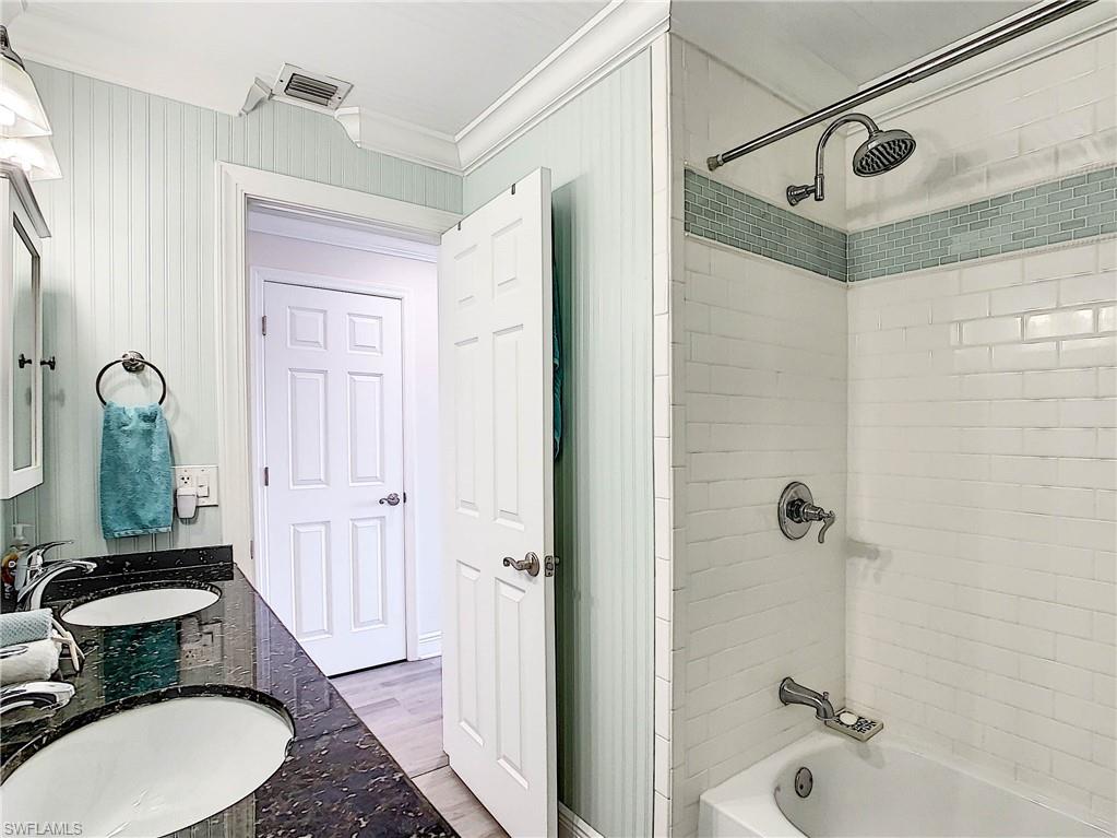 MONTEGO MANOR - Residential