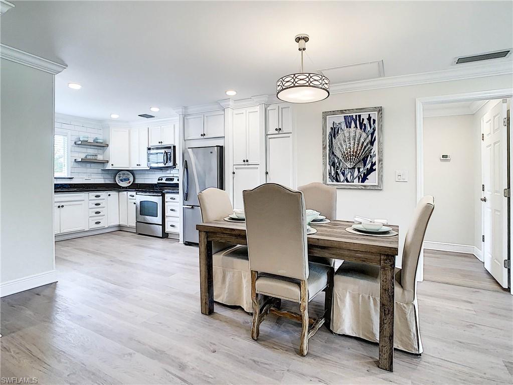 MONTEGO MANOR - Residential