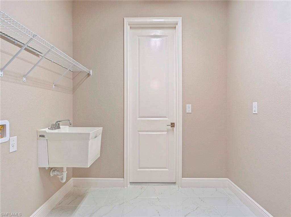 WINDWARD ISLE - Residential