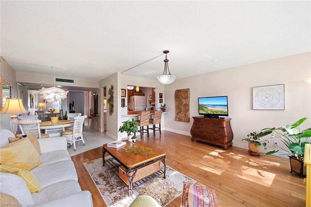 FOREST LAKES - Residential Lease