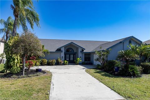 Ranch in FORT MYERS FL 14845 Mahoe CT.jpg