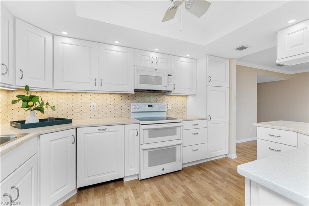 COMMODORE CLUB - Residential