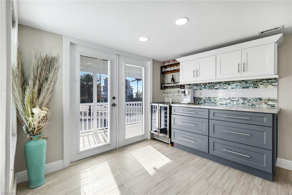 LAGUNA SHORES - Residential