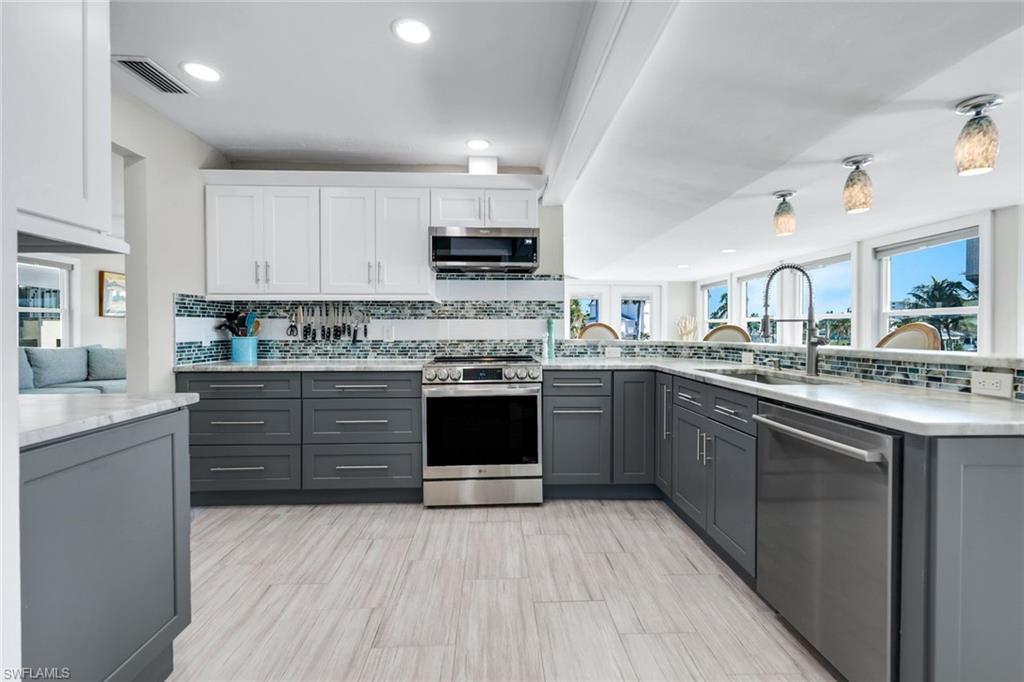 LAGUNA SHORES - Residential