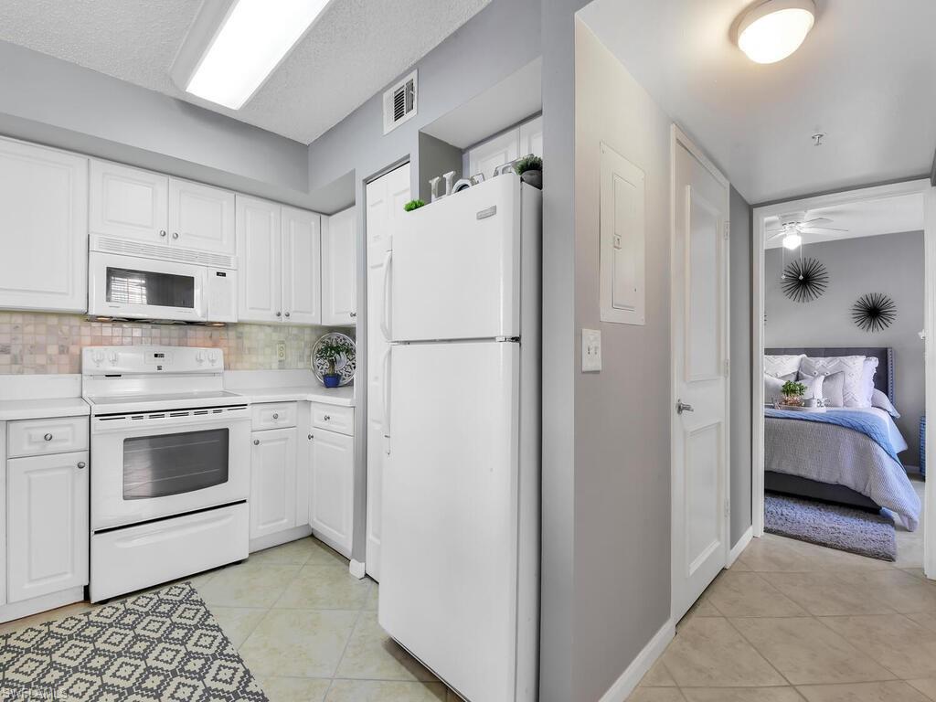 THE ENCLAVE AT NAPLES - Residential