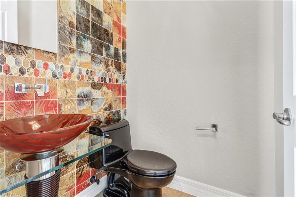 WILSHIRE LAKES - Residential