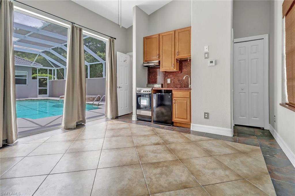 WILSHIRE LAKES - Residential