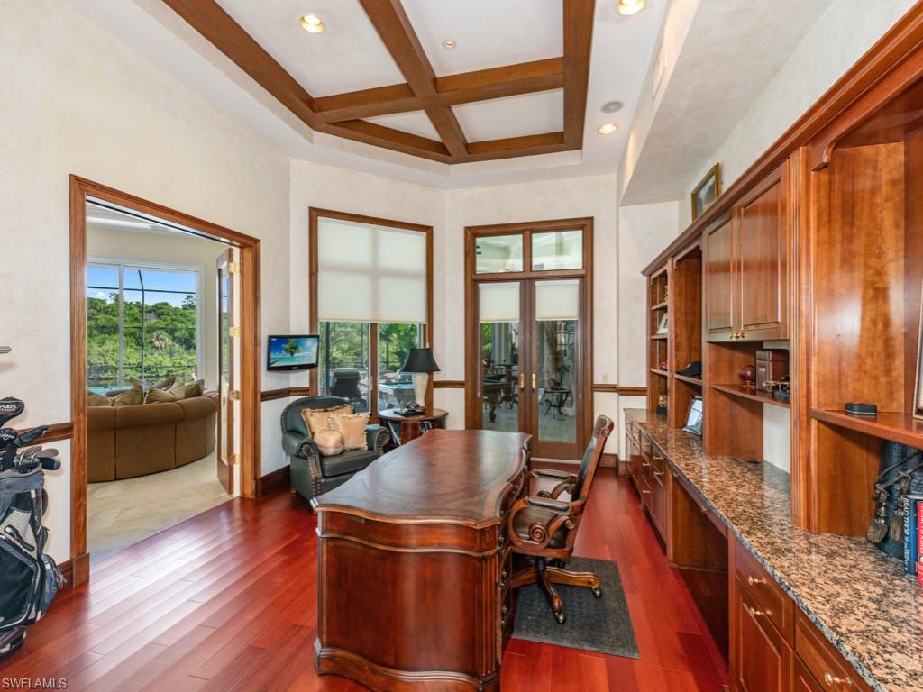 BAY WOODS - Residential