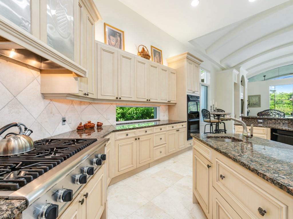 BAY WOODS - Residential