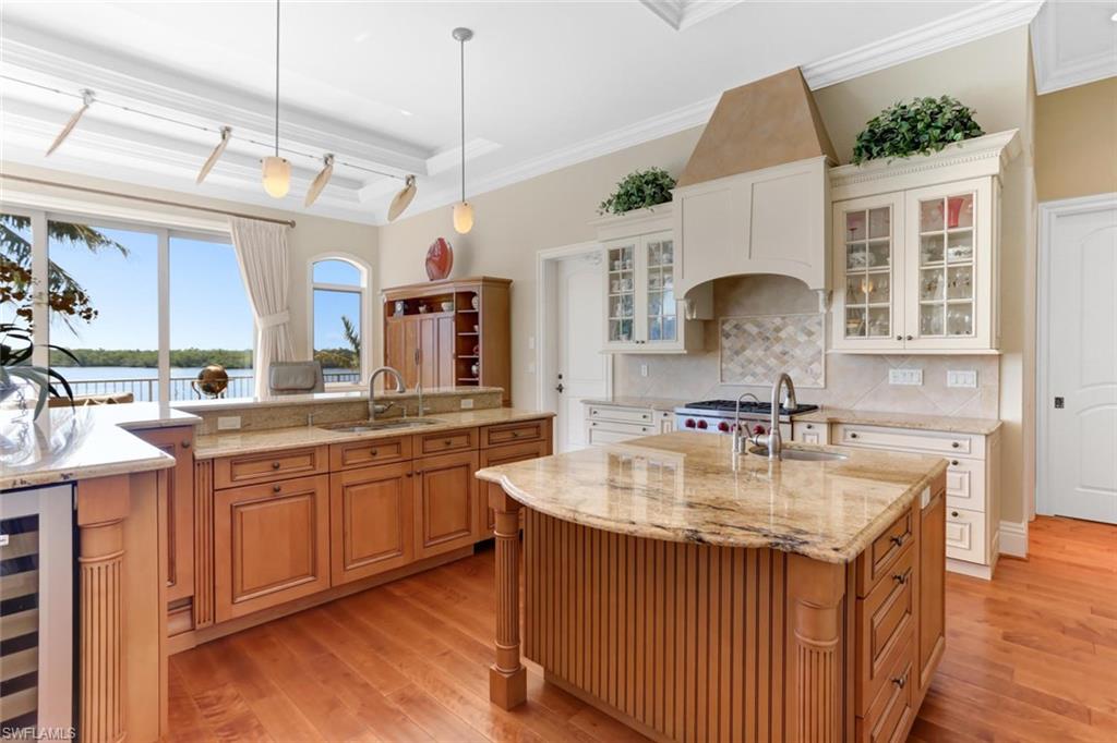 CAROLANDS - Residential