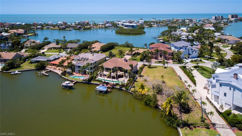 CAROLANDS - Residential