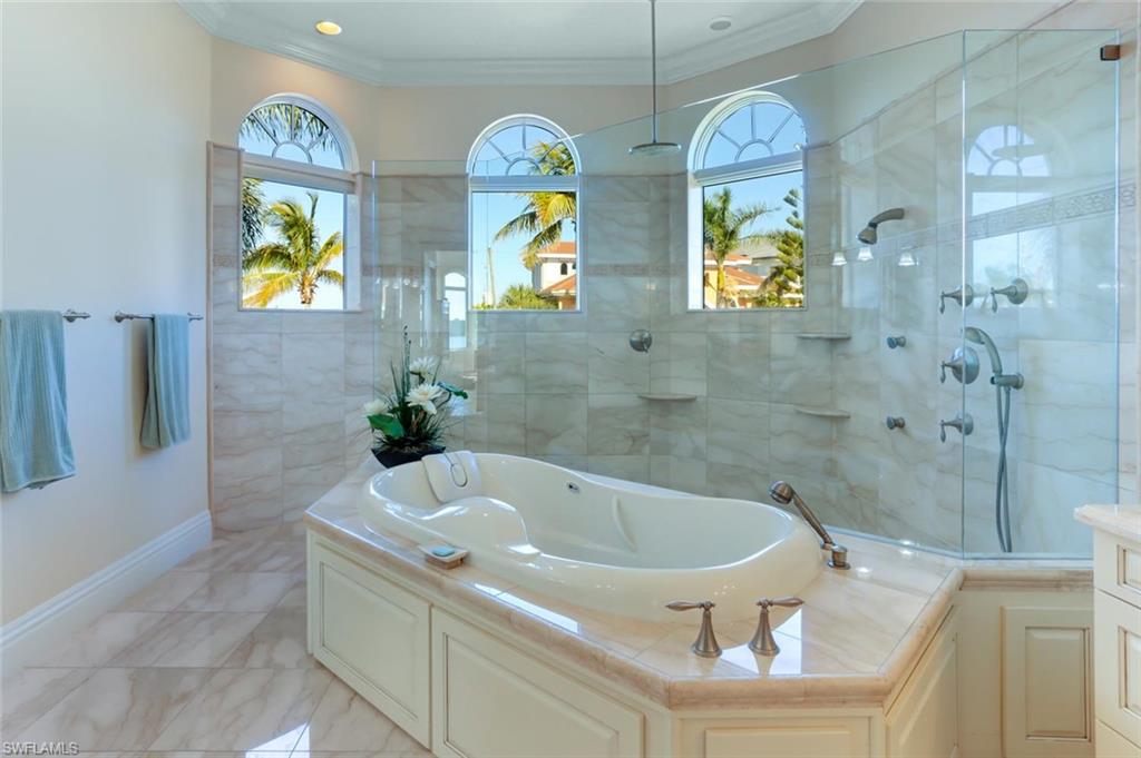 CAROLANDS - Residential