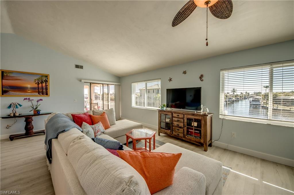 VILLA DE VERN CONDO - Residential