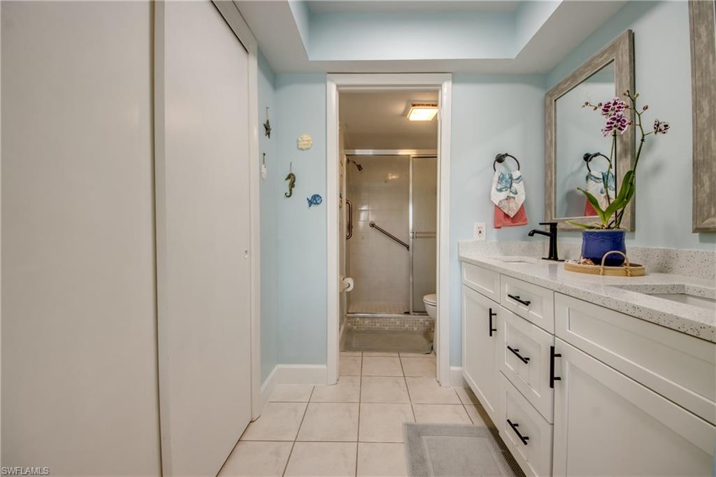 VILLA DE VERN CONDO - Residential